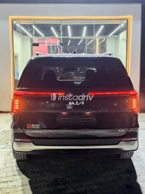Kia Carnival 2025 Gray Automatic Used for Sale in Nasr city - 8