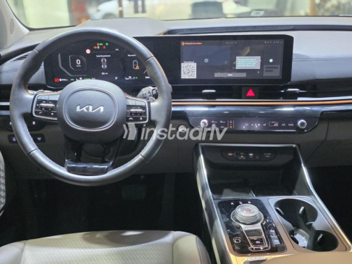 Kia Carnival 2025 Gray Automatic Used for Sale in Nasr city - 9