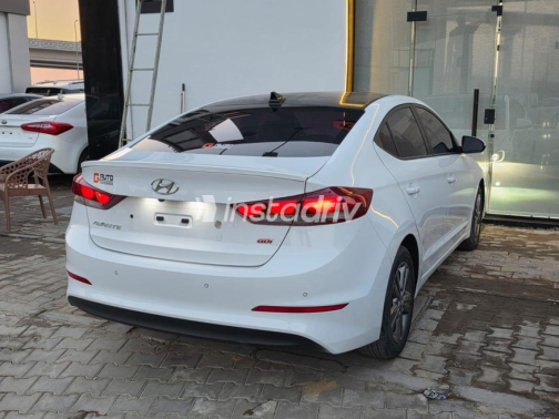 Hyundai Avante 2016 White Automatic Used for Sale in Nasr city - 3