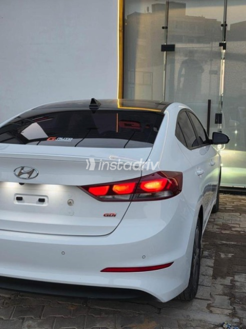 Hyundai Avante 2016 White Automatic Used for Sale in Nasr city - 5