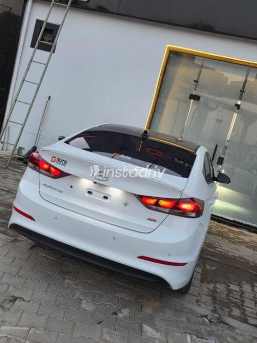 Hyundai Avante 2016 White Automatic Used for Sale in Nasr city - 6