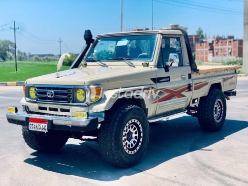 Toyota Land Cruiser 70 1986 Beige Manual Used for Sale in Tanta - 2