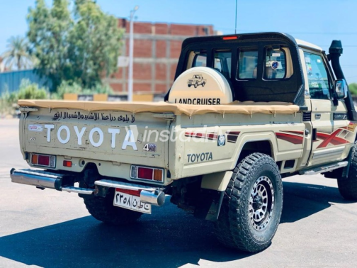 Toyota Land Cruiser 70 1986 Beige Manual Used for Sale in Tanta - 3