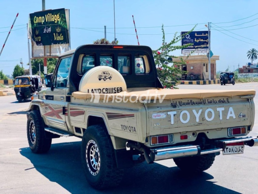 Toyota Land Cruiser 70 1986 Beige Manual Used for Sale in Tanta - 5