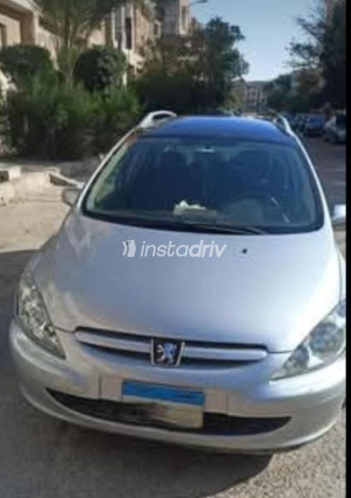 بيجو 207 SW 2005 فضي أوتوماتيك مستعملة للبيع في الجيزة - 1