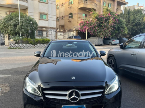 مرسيدس C 180 2018 أسود أوتوماتيك مستعملة للبيع في القاهرة - 2