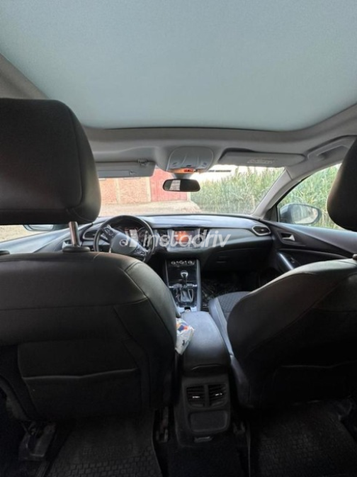 Opel Grandland 2021 Silver Automatic Used for Sale in Greater Cairo ( Cairo + Giza) - 8