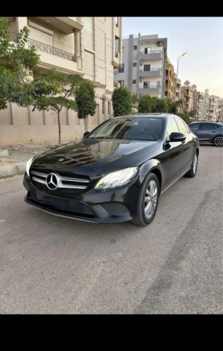 مرسيدس 180 2019 أسود أوتوماتيك مستعملة للبيع في شيراتون