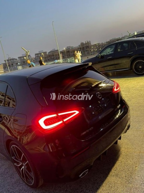 مرسيدس A 35 AMG 2022 أسود أوتوماتيك مستعملة للبيع في القاهرة - 4