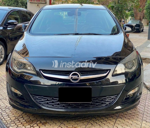 Opel Astra 2017 Black Automatic Used for Sale in Heliopolis - 1