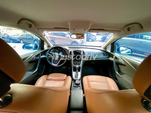 Opel Astra 2017 Black Automatic Used for Sale in Heliopolis - 7