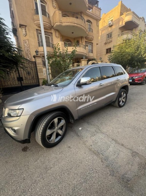 Jeep Grand Cherokee 2015 Silver Automatic Used for Sale in Cairo - 1