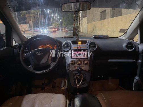 Kia Carens 2011 Black Manual Used for Sale in Banha - 8