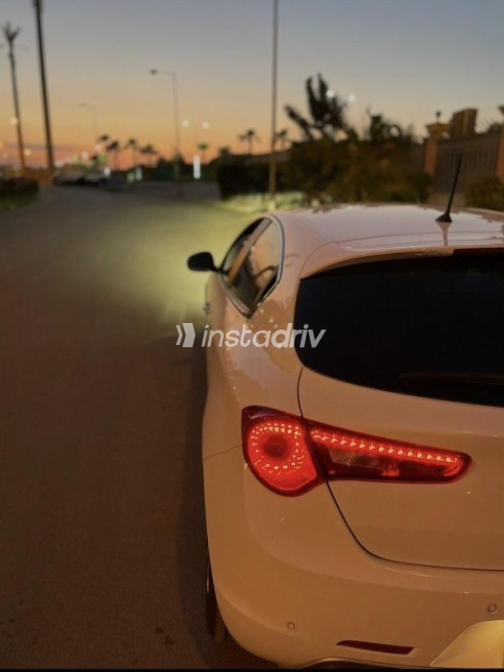 Alfa Romeo Giulietta 2020 White Automatic Used for Sale in Sheikh Zayed City - 2