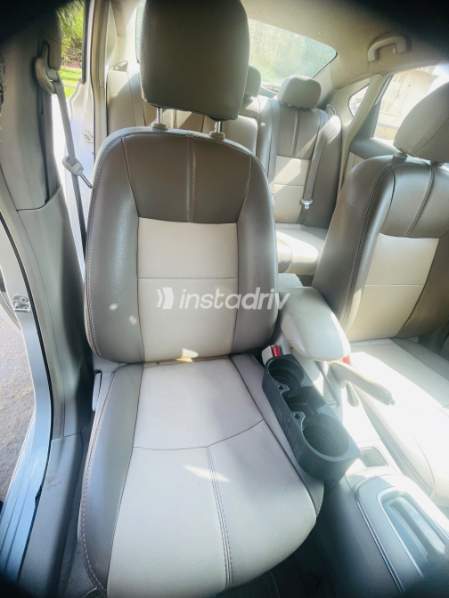 Nissan Sentra 2015 Silver Automatic Used for Sale in Greater Cairo ( Cairo + Giza) - 4