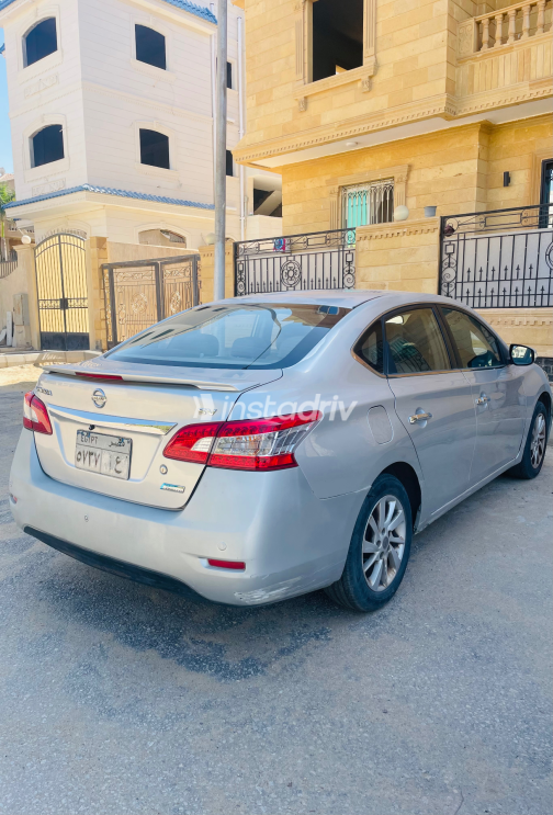 Nissan Sentra 2015 Silver Automatic Used for Sale in Greater Cairo ( Cairo + Giza) - 5
