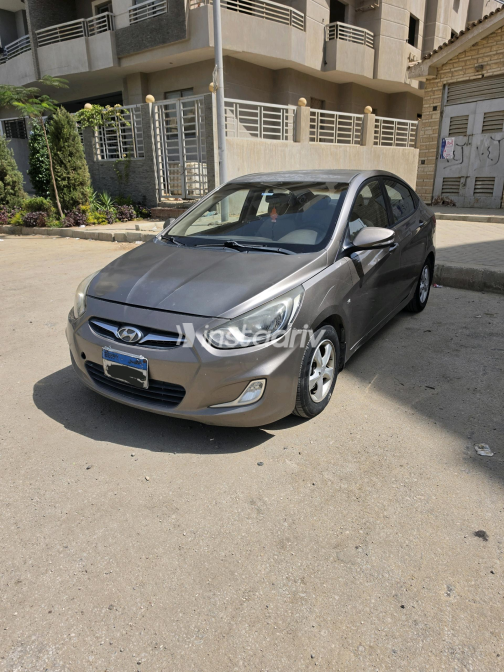 Hyundai Accent RB 2012 Bronze Automatic Used for Sale in Greater Cairo ( Cairo + Giza) - 2