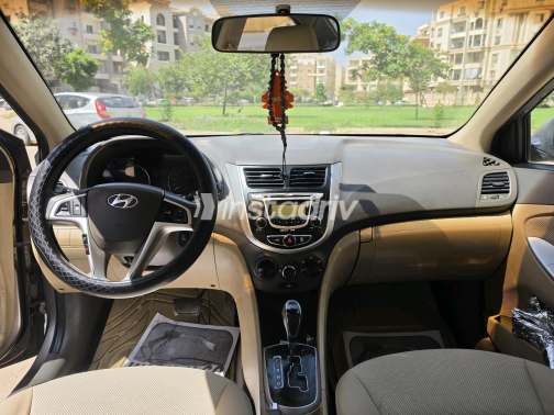 Hyundai Accent RB 2012 Bronze Automatic Used for Sale in Greater Cairo ( Cairo + Giza) - 4