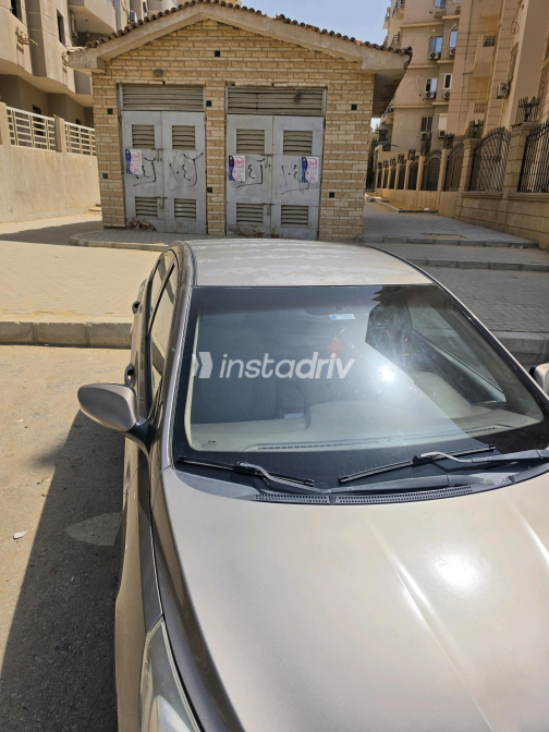 Hyundai Accent RB 2012 Bronze Automatic Used for Sale in Greater Cairo ( Cairo + Giza) - 5