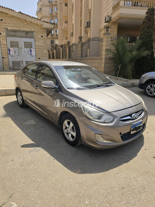 Hyundai Accent RB 2012 Bronze Automatic Used for Sale in Greater Cairo ( Cairo + Giza) - 6