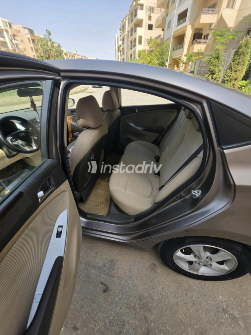 Hyundai Accent RB 2012 Bronze Automatic Used for Sale in Greater Cairo ( Cairo + Giza) - 7