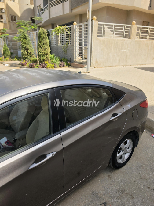 Hyundai Accent RB 2012 Bronze Automatic Used for Sale in Greater Cairo ( Cairo + Giza) - 8