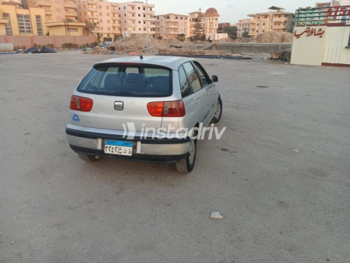 Seat Ibiza 2002 Silver Automatic Used for Sale in Damietta - 4