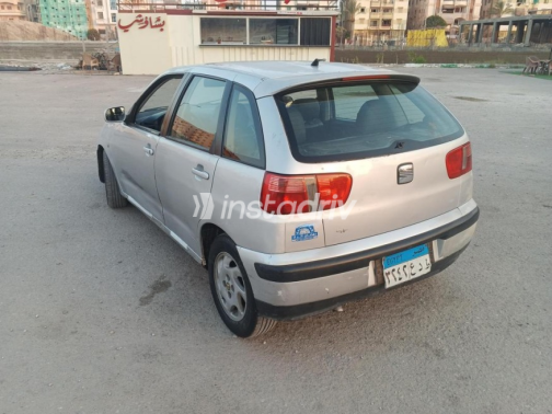 Seat Ibiza 2002 Silver Automatic Used for Sale in Damietta - 5