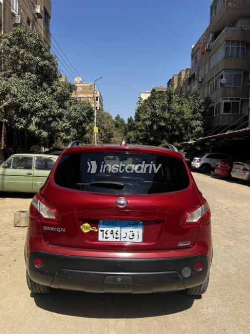 Nissan Qashqai 2013 Dark Red Automatic Used for Sale in Heliopolis - 4