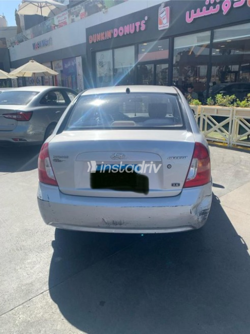 Hyundai Accent 2011 Gold Manual Used for Sale in Hadayeq El Zeitoun - 4
