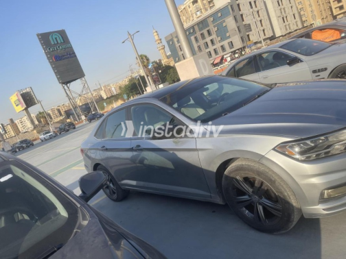 Volkswagen Jetta 2019 Silver Automatic Used for Sale in Cairo - 5