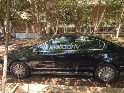 Volkswagen Passat 2011 Black Automatic Used for Sale in Al Shorouk - 4