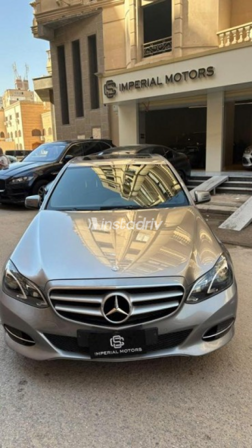 Mercedes E 200 2014 Gray Automatic Used for Sale in Maadi - 4