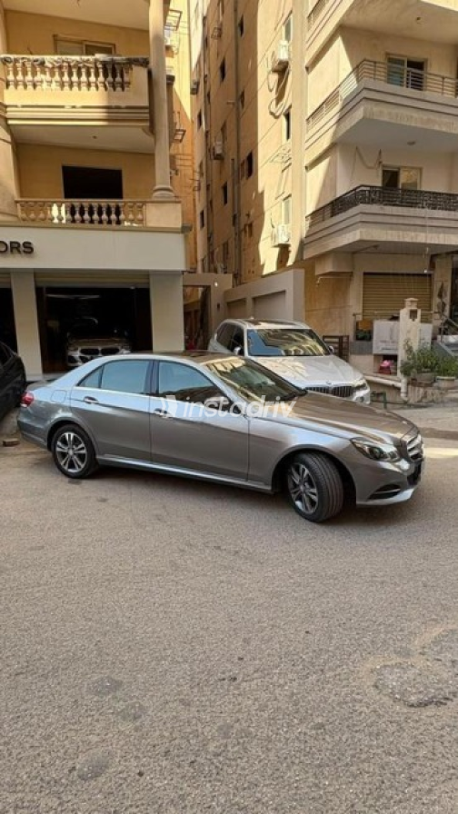 Mercedes E 200 2014 Gray Automatic Used for Sale in Maadi - 6