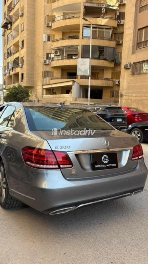 Mercedes E 200 2014 Gray Automatic Used for Sale in Maadi - 9