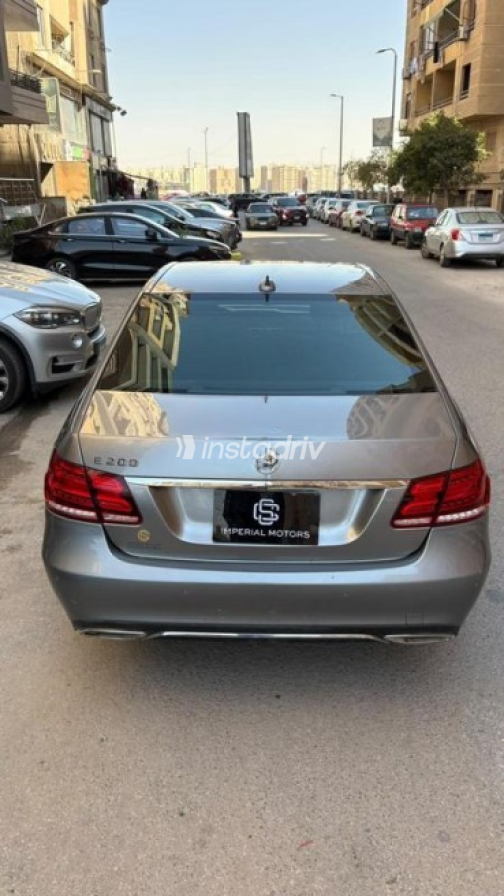Mercedes E 200 2014 Gray Automatic Used for Sale in Maadi - 10