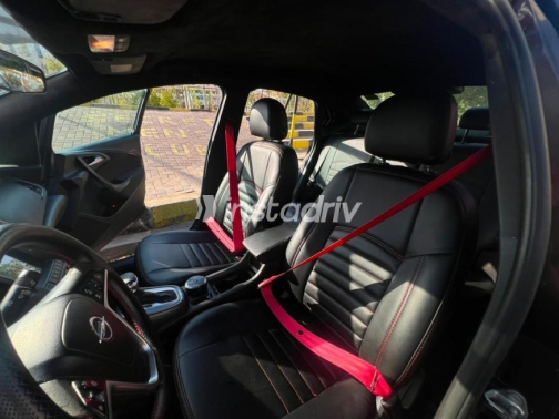 Opel Astra 2016 Eggplant Automatic Used for Sale in Sheikh Zayed City - 10