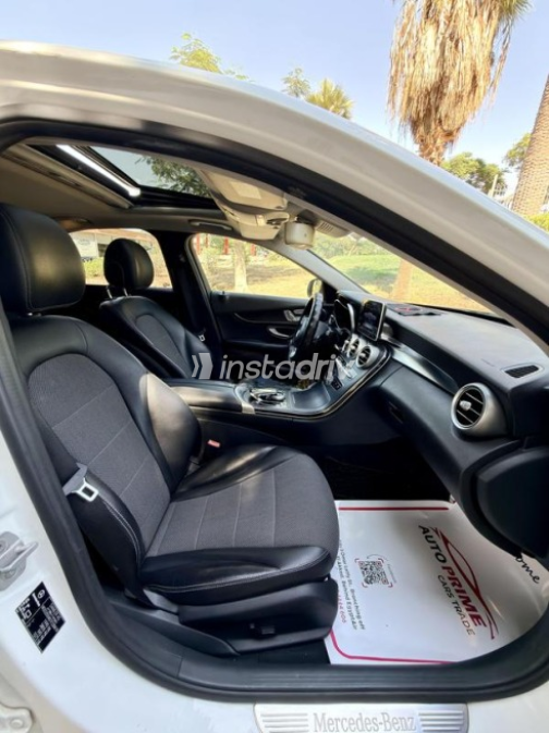 Mercedes C 180 2016 White Automatic Used for Sale in Cairo - 9