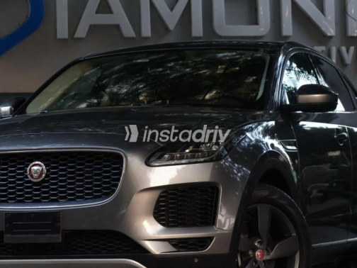 جاكوار E-pace 2019 رمادي أوتوماتيك مستعملة للبيع في القاهرة - 4