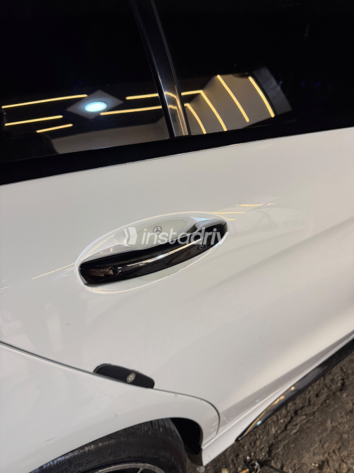 Mercedes C 180 2019 White Automatic Used for Sale in Greater Cairo ( Cairo + Giza) - 9