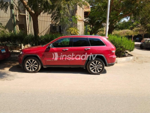 Jeep Cherokee 2018 Red Automatic Used for Sale in Cairo - 4
