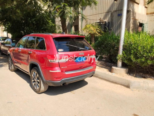 Jeep Cherokee 2018 Red Automatic Used for Sale in Cairo - 7