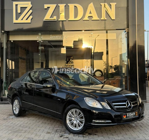 مرسيدس E 250 2011 أسود أوتوماتيك مستعملة للبيع في مدينة الشيخ زايد - 2