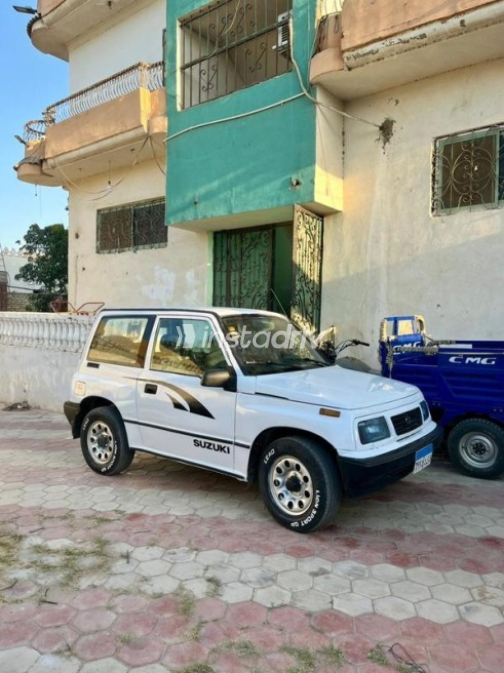 Suzuki Vitara 1997 White Manual Used for Sale in Cairo - 1