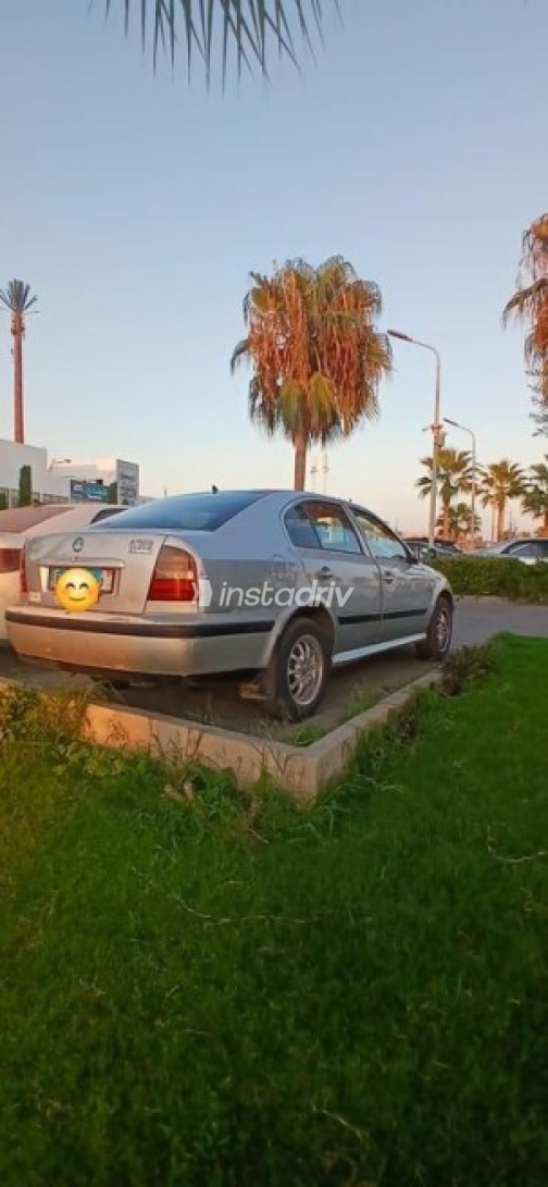 Skoda Octavia A4 1998 Silver Automatic Used for Sale in Kafr el-Sheikh - 3