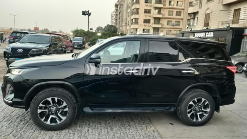 Toyota Fortuner 2023 Black Automatic Used for Sale in Maadi - 9