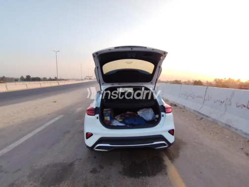 كيا اكسيد 2024 أبيض أوتوماتيك مستعملة للبيع في سوهاج - 6