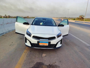 كيا اكسيد 2024 أبيض أوتوماتيك مستعملة للبيع في سوهاج