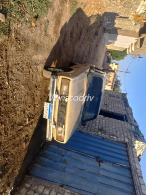 Lada 2107 1983 Bronze Manual Used for Sale in Delengat - 3