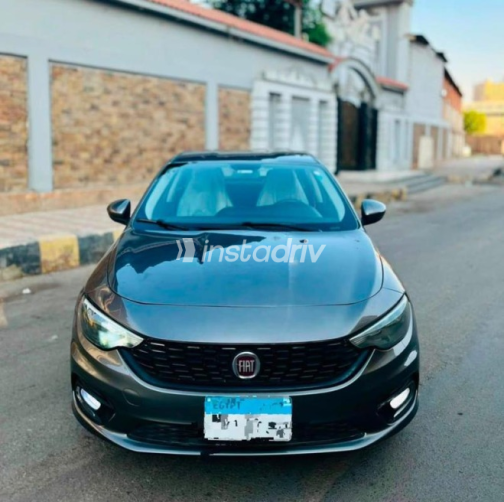 فيات تيبو 2019 رمادي غامق أوتوماتيك مستعملة للبيع في القاهرة - 1